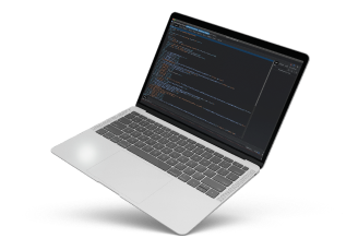 Laptop com código exibido na tela, representando a integração da API E-commerce.